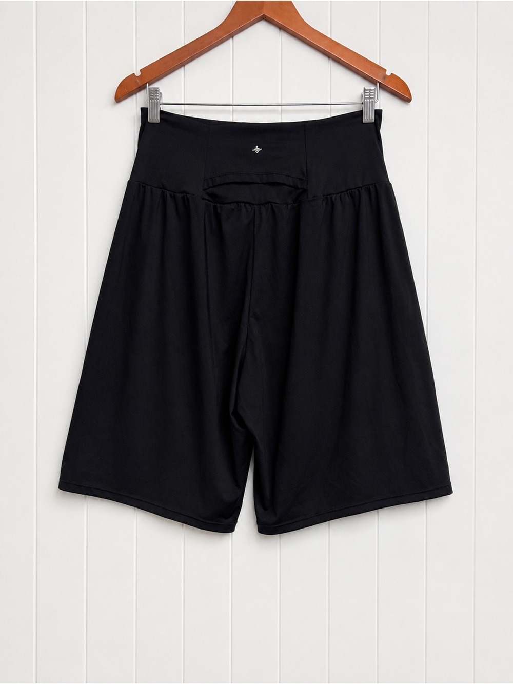 Halara SoftlyZero Airy Black Bermuda Shorts L NWOT - Picture 2 of 4